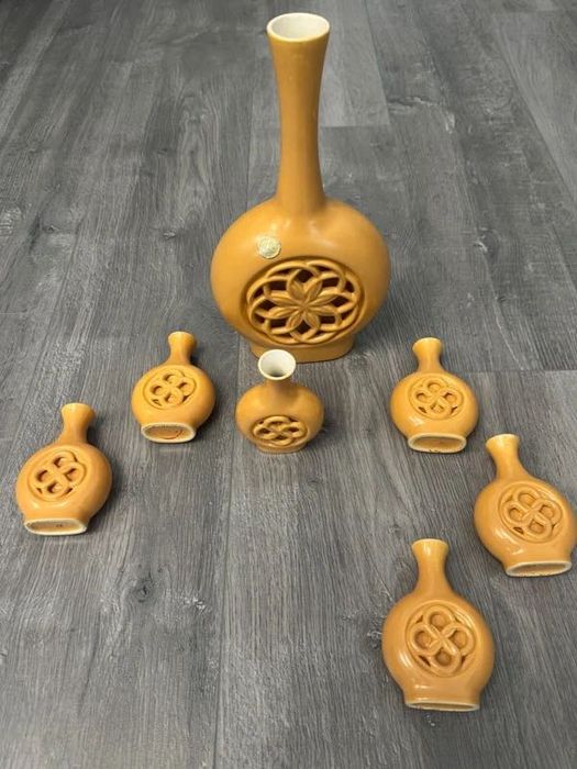 Set de ceramică deosebit, rar, pentru băuturi