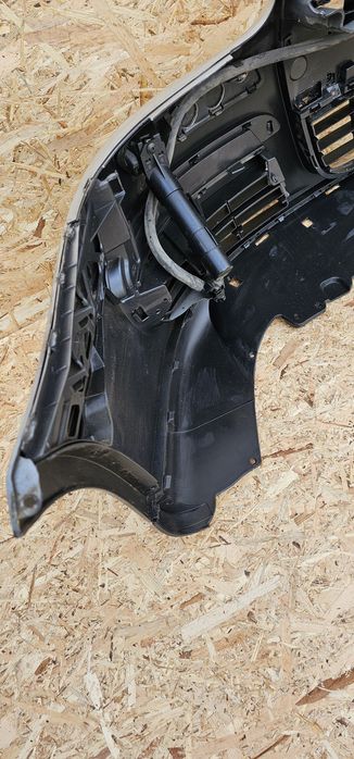 Bară față Volkswagen Jetta / Golf 5 Break Originală cu Spălător Faruri cod Culoare LA7W Poze reale prețul din Rm-Vâlcea Completă