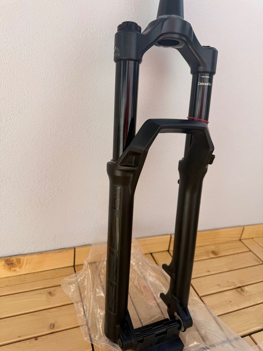 Rock Shox ZEB select + debonair charge 3 RC2 noua