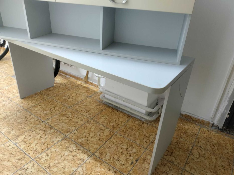 Б/у стол и полка