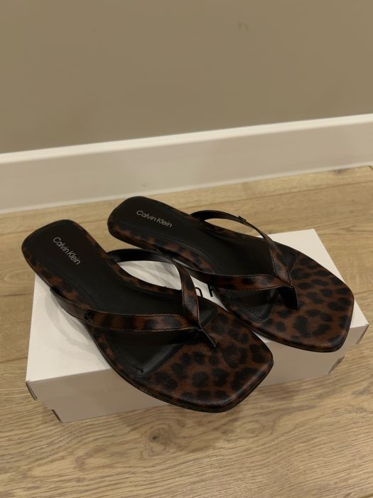 Шлепанцы Calvin Klein леопардовые 38