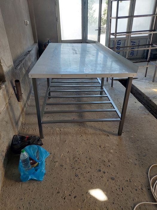 Тайёр нержавейка столлар сотилади. Буюртма асосида хам ясаб берилади.