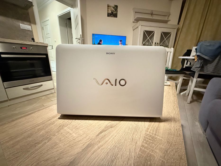Продавам лаптоп Sony Vayo