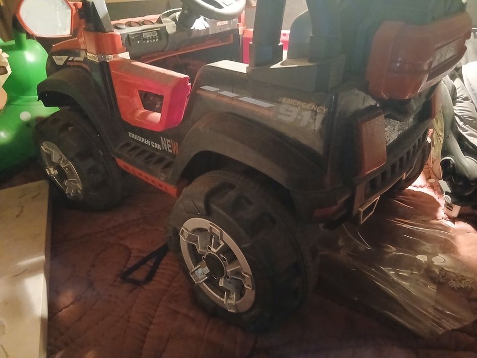 Vând jeep copii electric