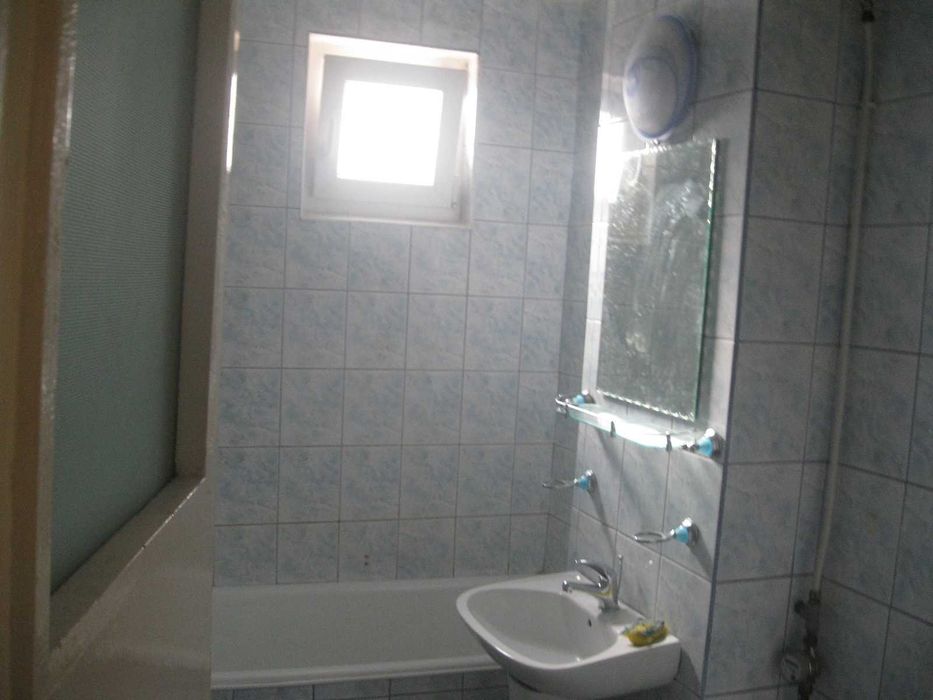 vand ap. 4 camere et. 1 Rogerius