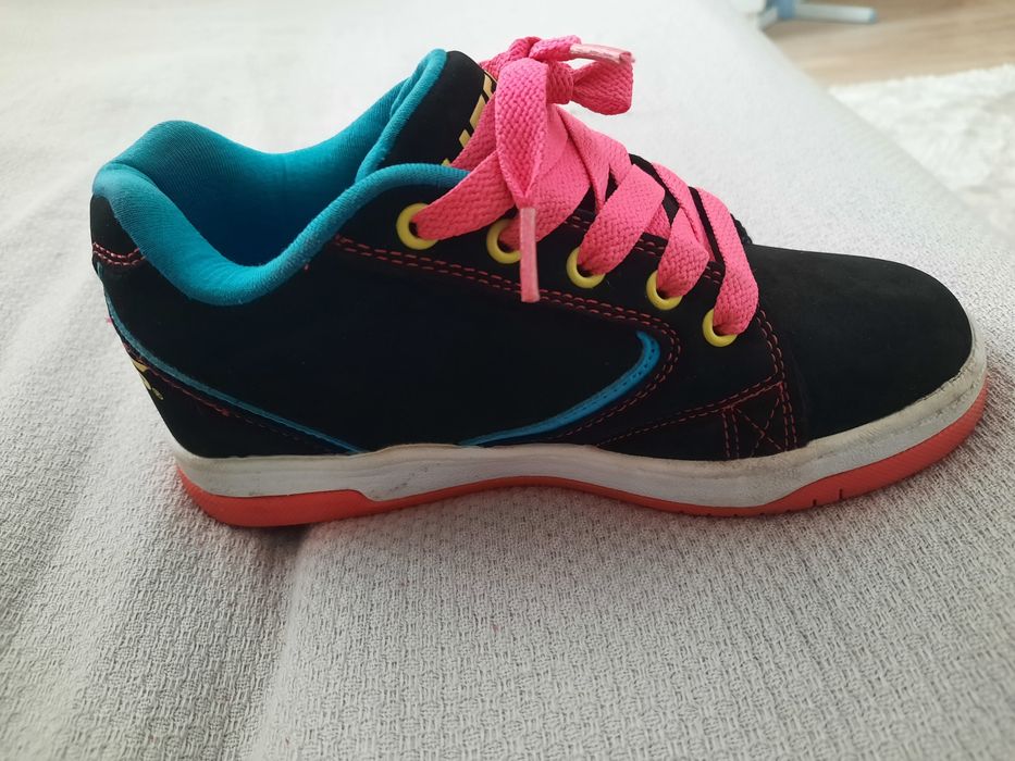 Кроссовки Heelys