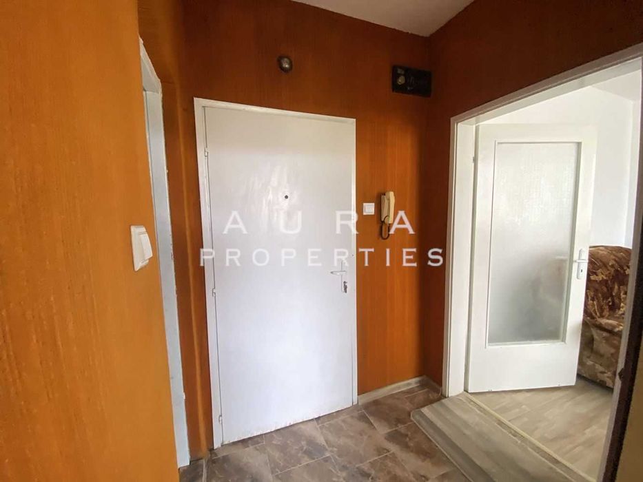 Дава се под наем Едностаен апартамент в с. Бели Лом, Област Разград - 50 кв.м за 204 € - Снимка #5