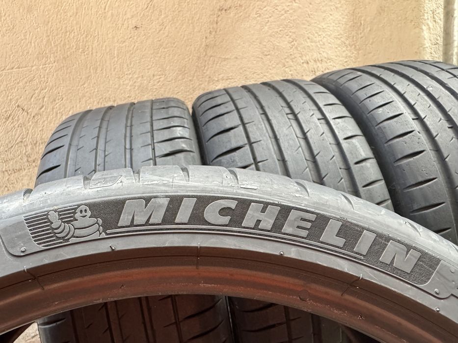 Автомобилни гуми 235 35 19 Mishelin