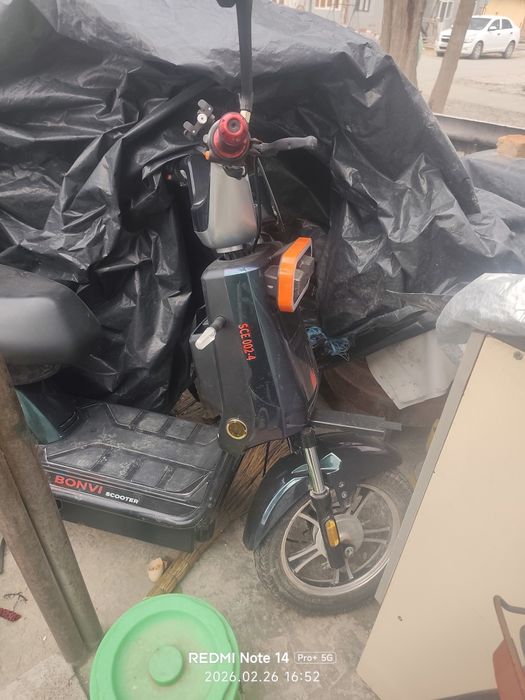 Skuter bonvi sotiladi