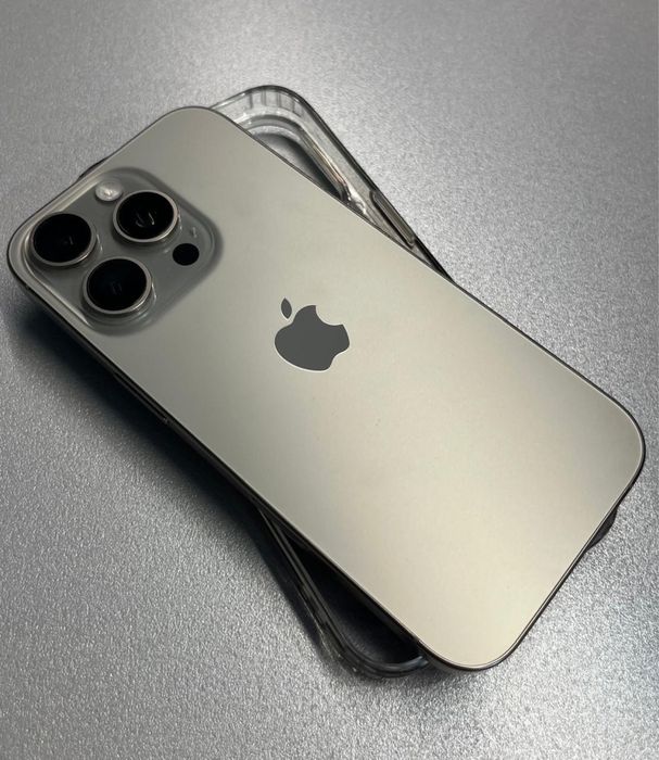Продам iPhone 16pro
