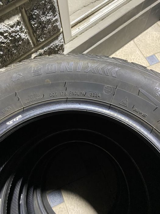 Продам зимние шины