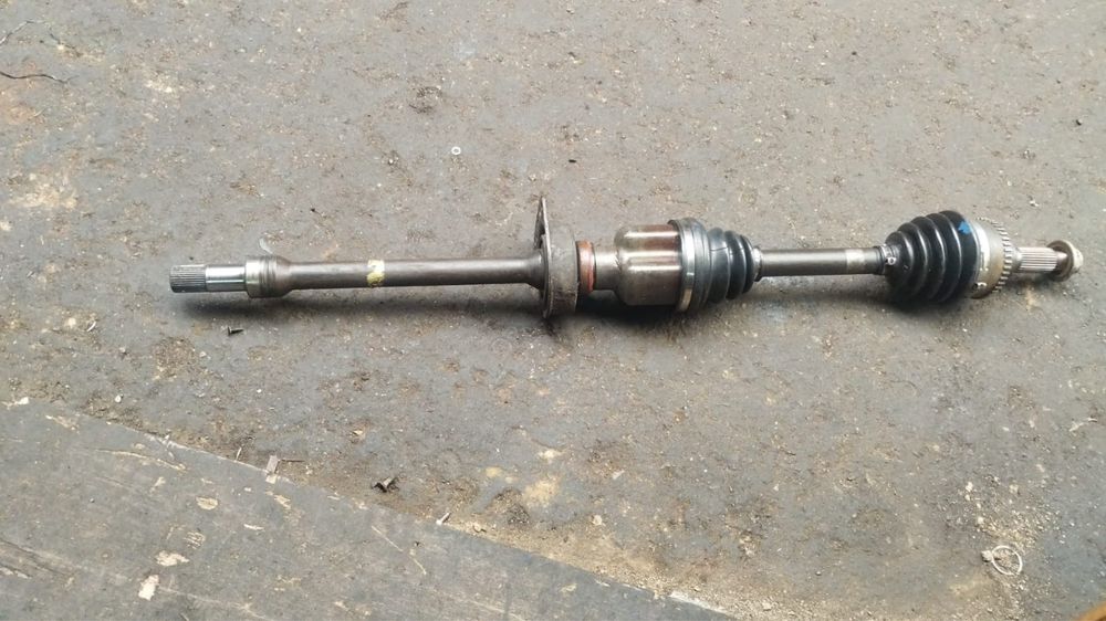 Привод в сборе гранат шрус на Mazda