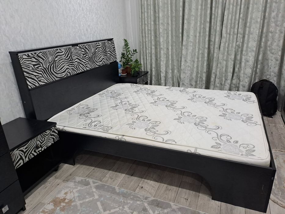 Продам спальный гарнитур без шкафа