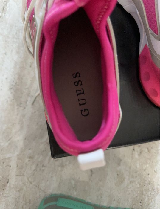 Дамски нови маратонки GUESS