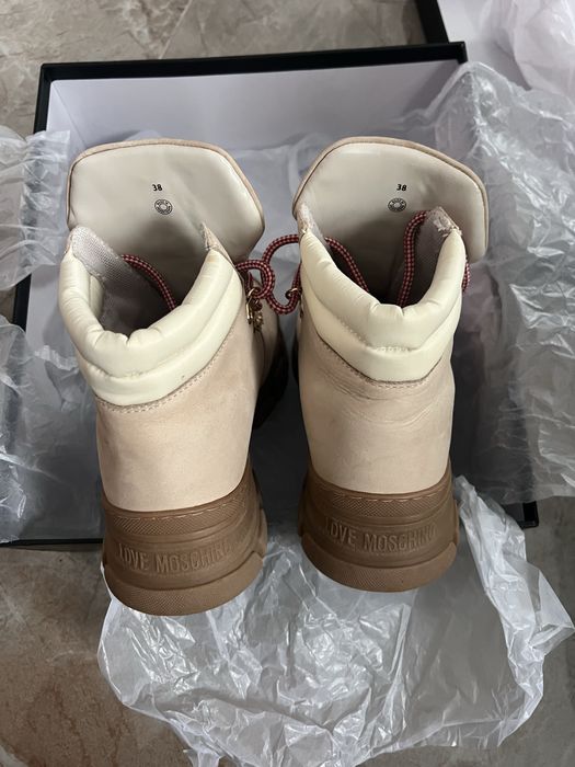Зимни-боти love moshino