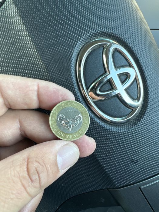 Продам монету