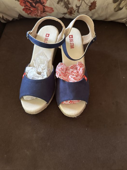 Продавам сандали 37 номер