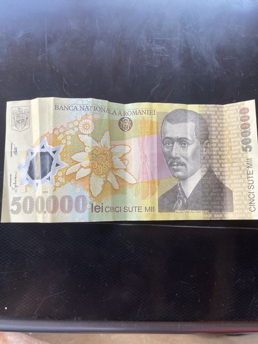 Vand bani 500.000 lei