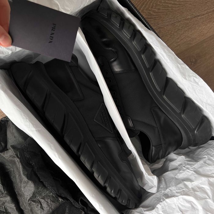 Adidasi Prada, originali, in stare buna, cu toate actele si geanta