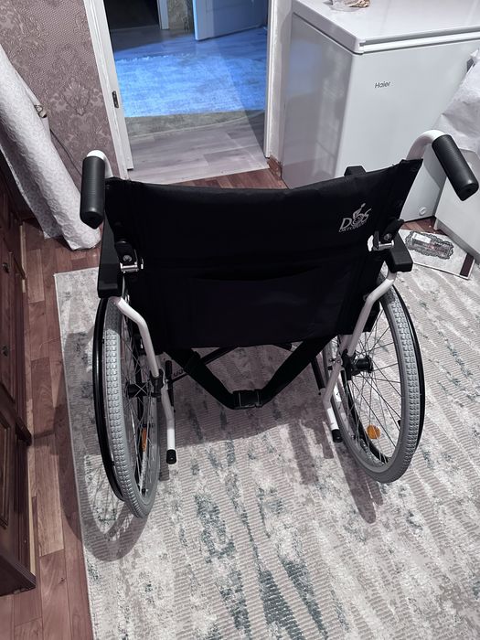 инвалидная коляска