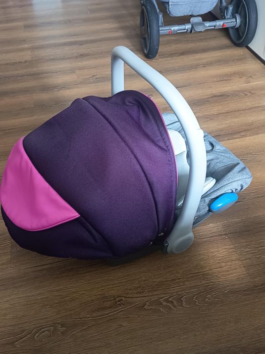 Carucior bebe pentru fetita