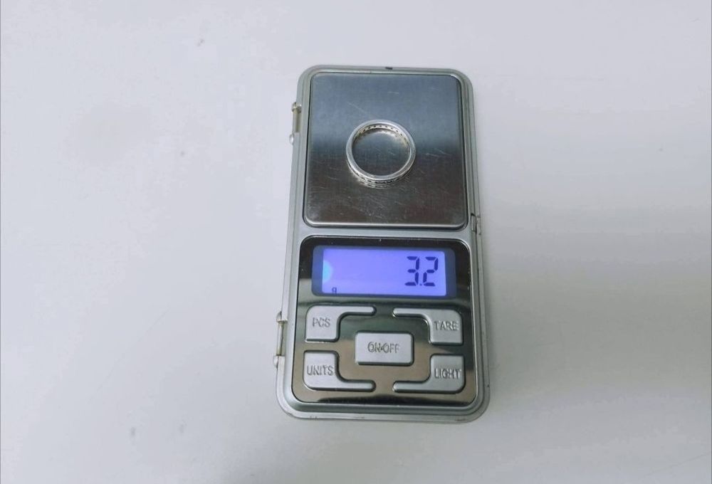 Vechi inel din argint de 925, FZ, cu pietre zirconiu cubic