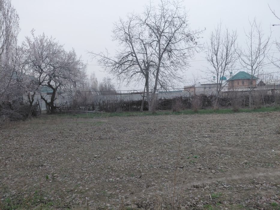 Yer suv gaz svet  kanalizatsiya hammasi bor