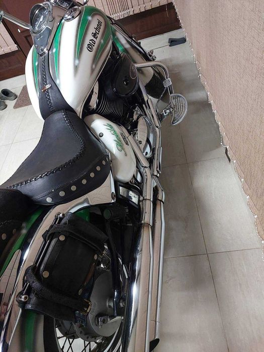 Чопър Suzuki Volusia 800