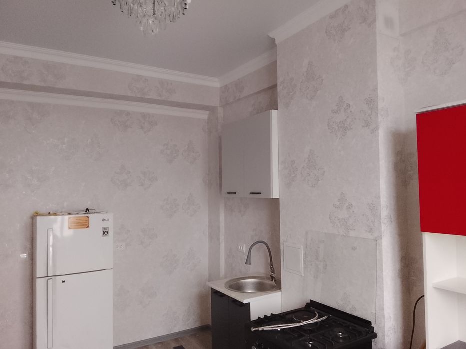 Dehqonbozor yoni Uztransgaz orqasida yangi domda 3 xonali kvartira ija