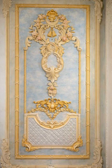 Decoratiuni din ipsos,ornamente decorative din ghips tablouri,cornise.