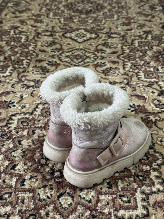 Отдам детскую обувь