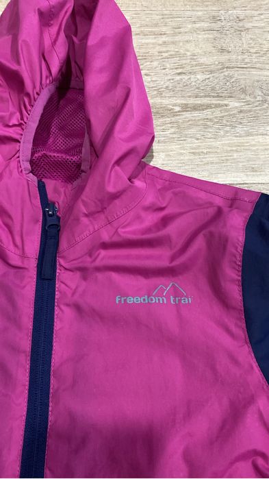 Geaca subtire  de ploaie 7-8 ani
