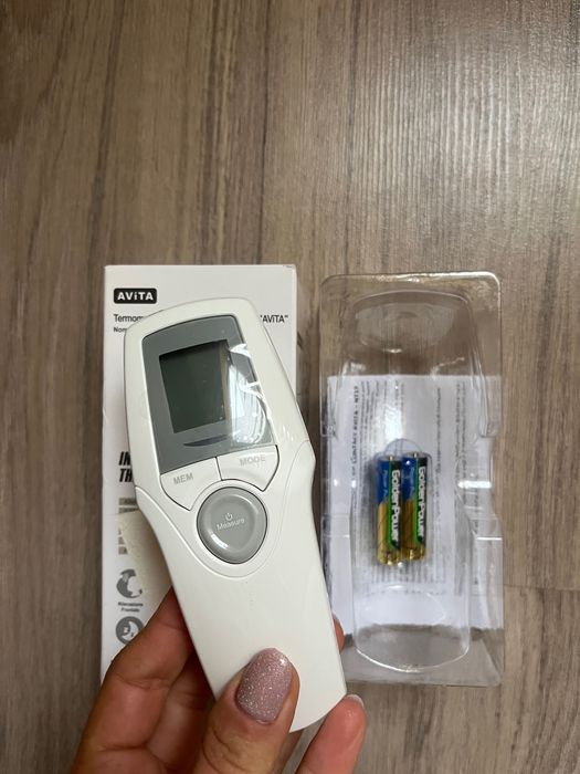 Безконтактен инфрачервен термометър–медицински, за чело, бебета,