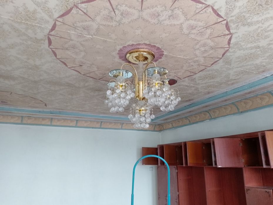 Люстра шести рожковая