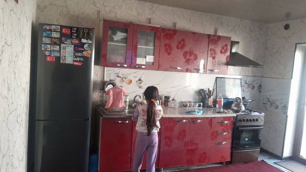 Срочна ховли сотилади нархи келишилади