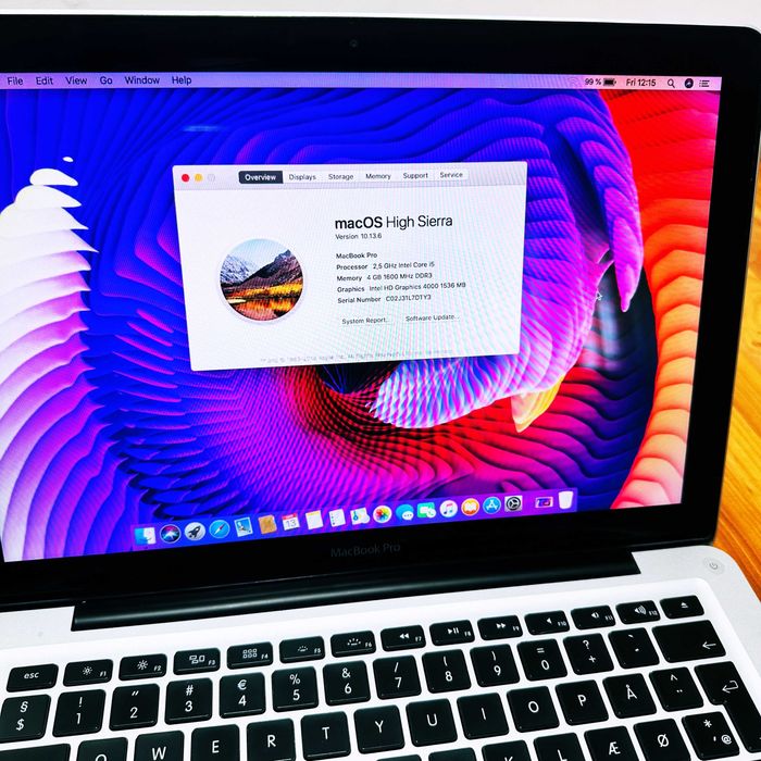 Laptop Apple MacBook Pro, IntelCore i5 , 500GB, Tastatura Iluminata