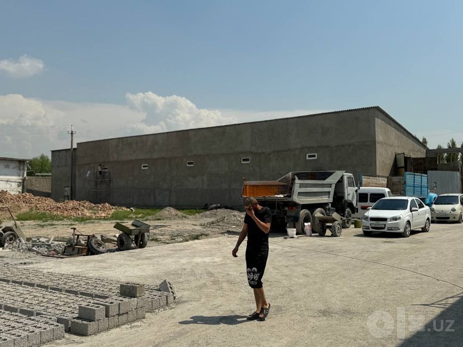 База склад  Сотилади срочни