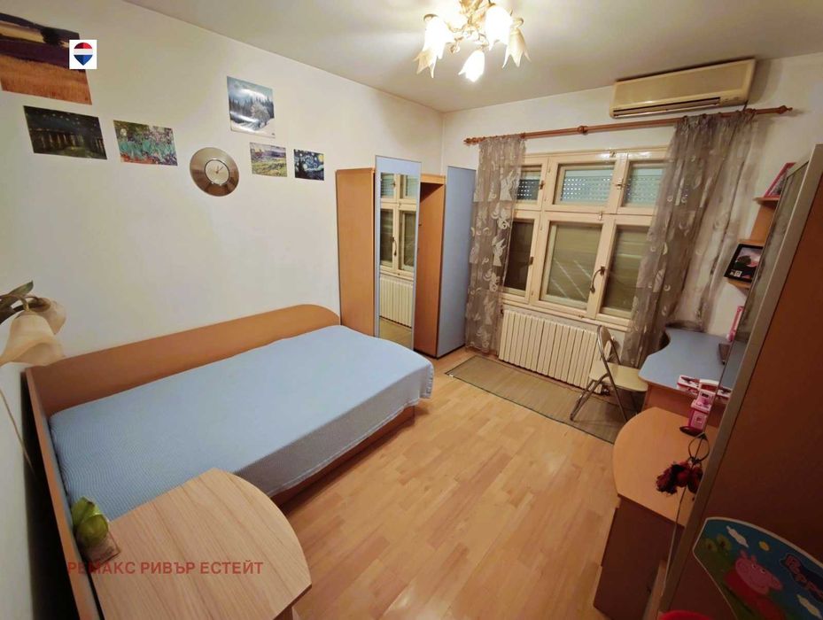 Тристаен апартамент с паркомясто за продажба кв. Хъшове