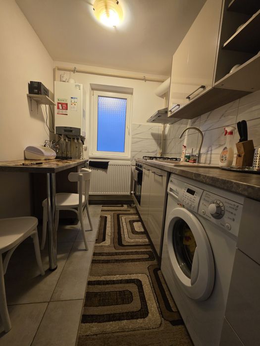 Proprietar vand 2 camere str Suceava etaj 1 vedere stradala