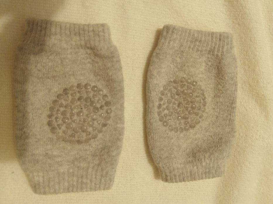 Genunchere bebe groase