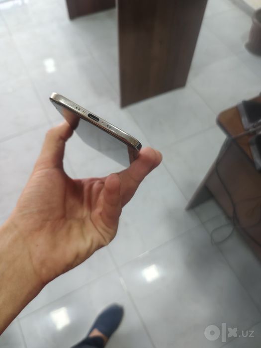 Iphone  17 air. Yangidek. Naqtga sotiladi