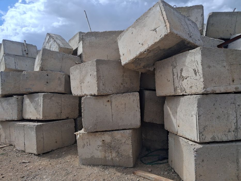 Фундамент блоки...