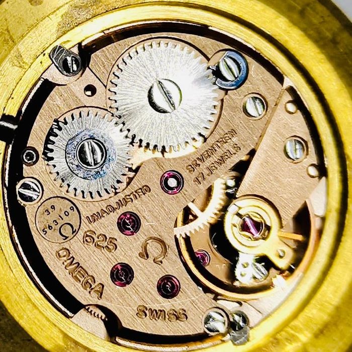 Omega de aur 9k mecanic conditie excelenta