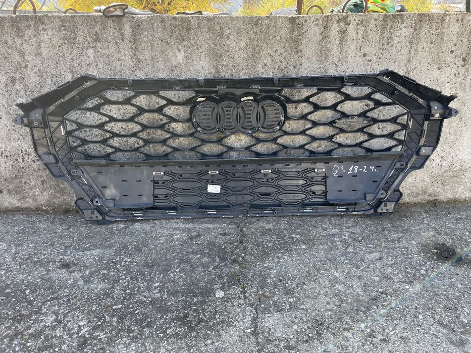 Решетка за Audi Q3 Sline Ауди Ку3  2019-2024г