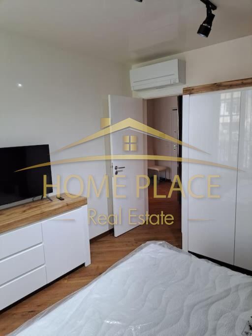 Тристаен обзаведен апартамент за продажба в ж.к. Чайка.