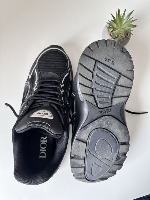Dior b30 black and white