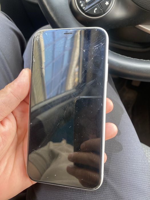 Продам Айфон XR 128гб