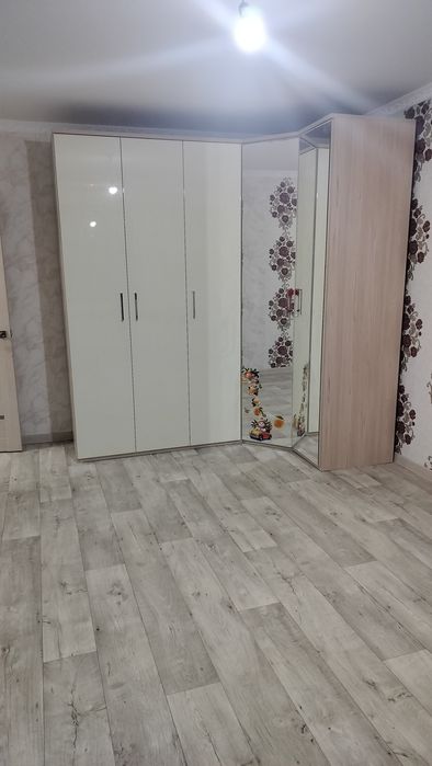 Продам квартиру не угловая