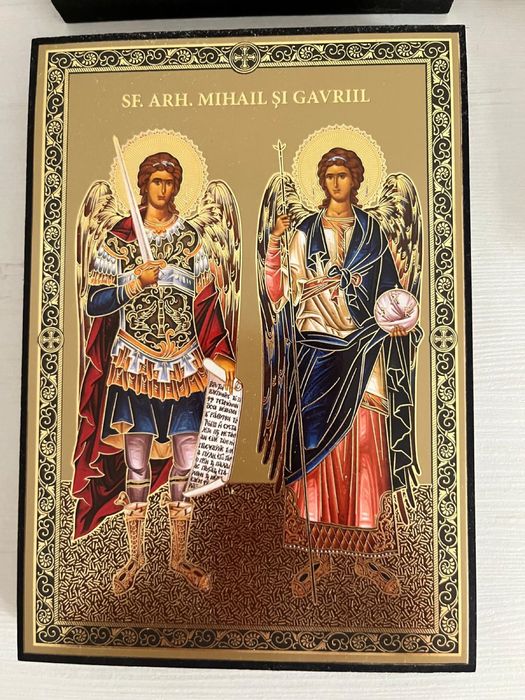 Doua icoane litografie si un crucifix pt perete