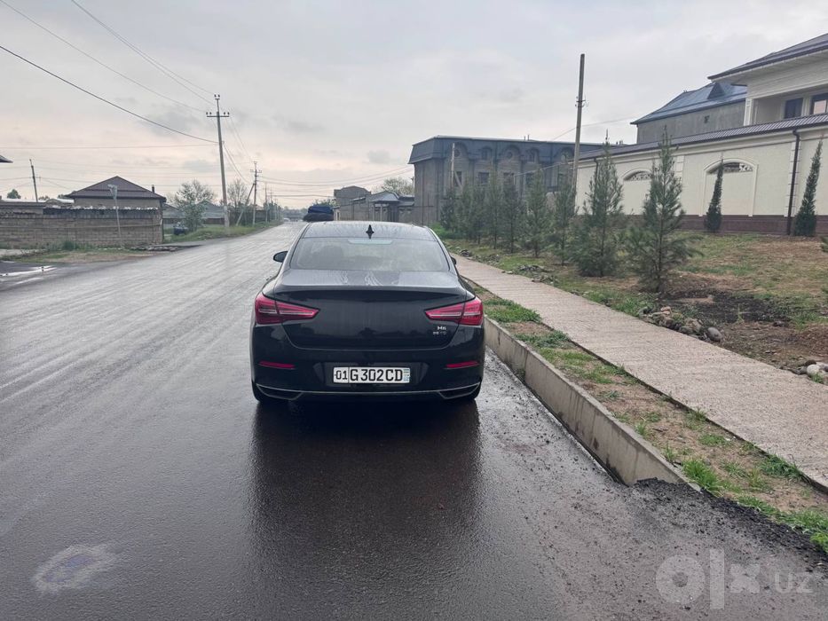 Hongqi H5 sotiladi